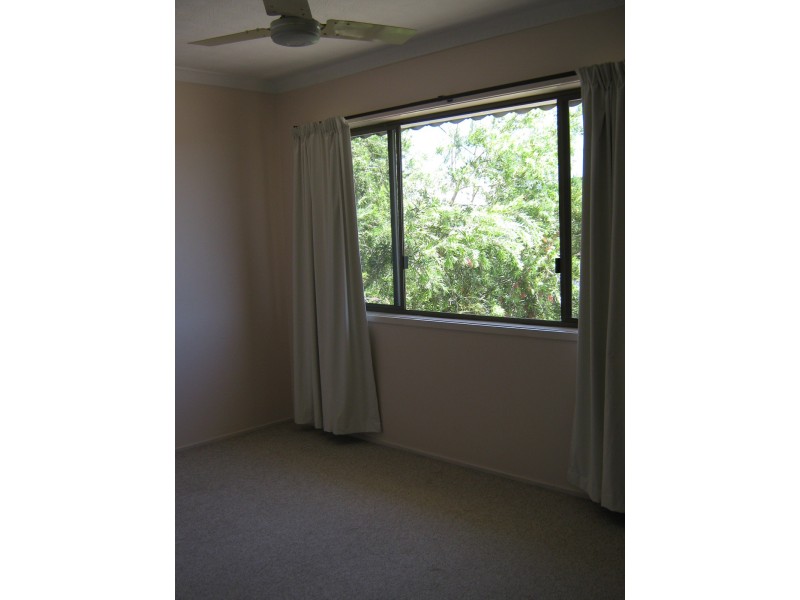 2/6 James Street, Urangan QLD 4655