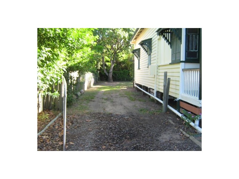 111 Freshwater Street, Torquay QLD 4655