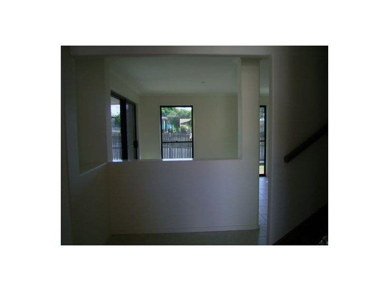 1/2 Barnstaple Street, Torquay QLD 4655