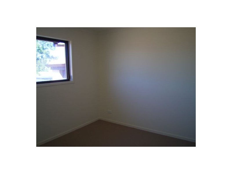 1/2 Barnstaple Street, Torquay QLD 4655