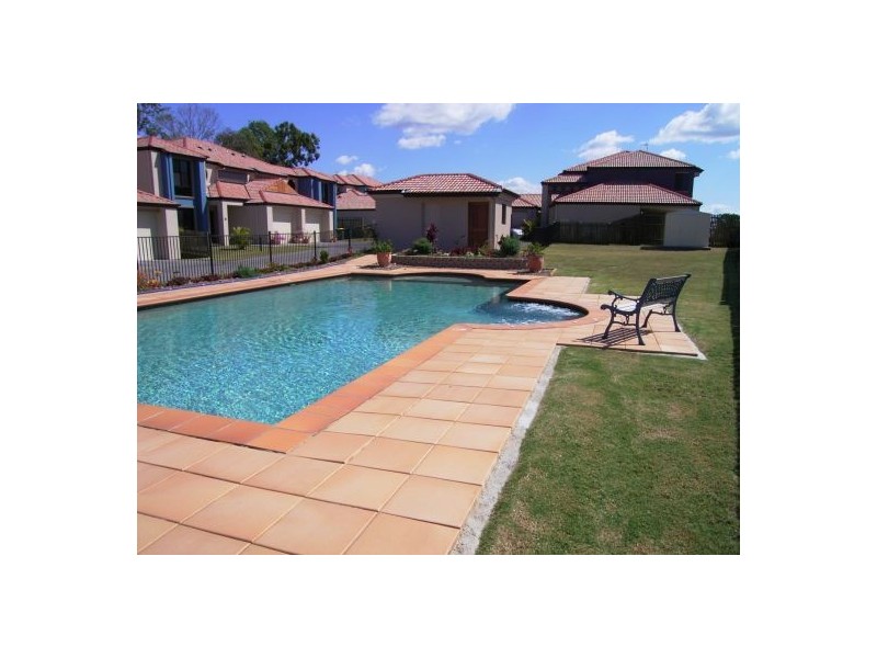 1/2 Barnstaple Street, Torquay QLD 4655