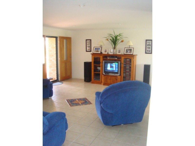07 Pialba Downs Dr, Eli Waters QLD 4655