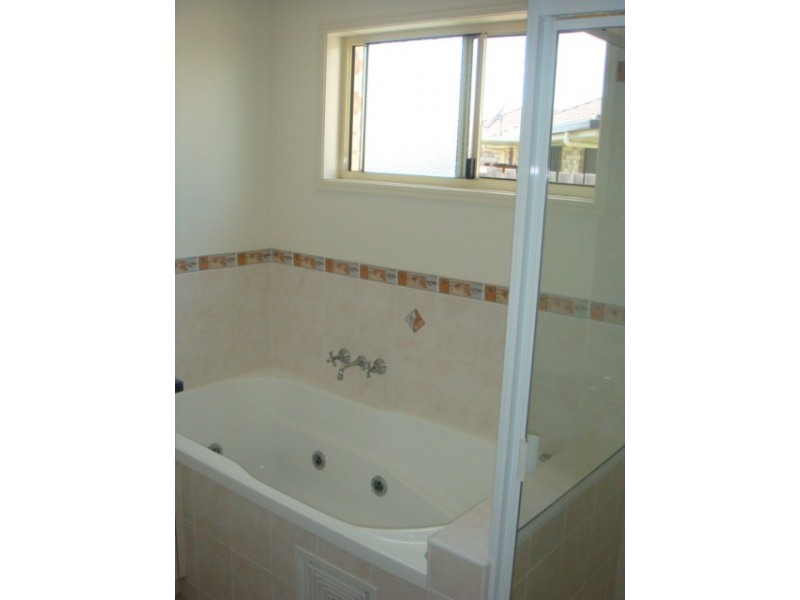 07 Pialba Downs Dr, Eli Waters QLD 4655