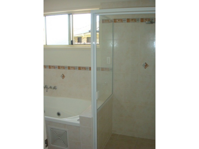 07 Pialba Downs Dr, Eli Waters QLD 4655