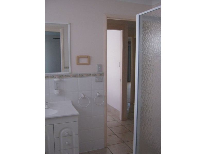 12 Merrilyn Court, Urangan QLD 4655