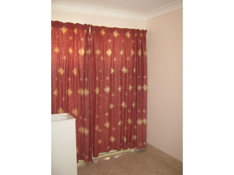 12 Merrilyn Court, Urangan QLD 4655