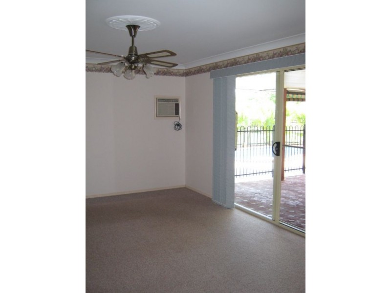 12 Merrilyn Court, Urangan QLD 4655