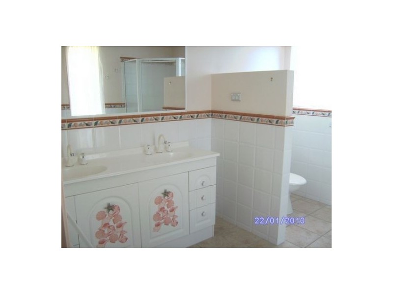 12 Merrilyn Court, Urangan QLD 4655
