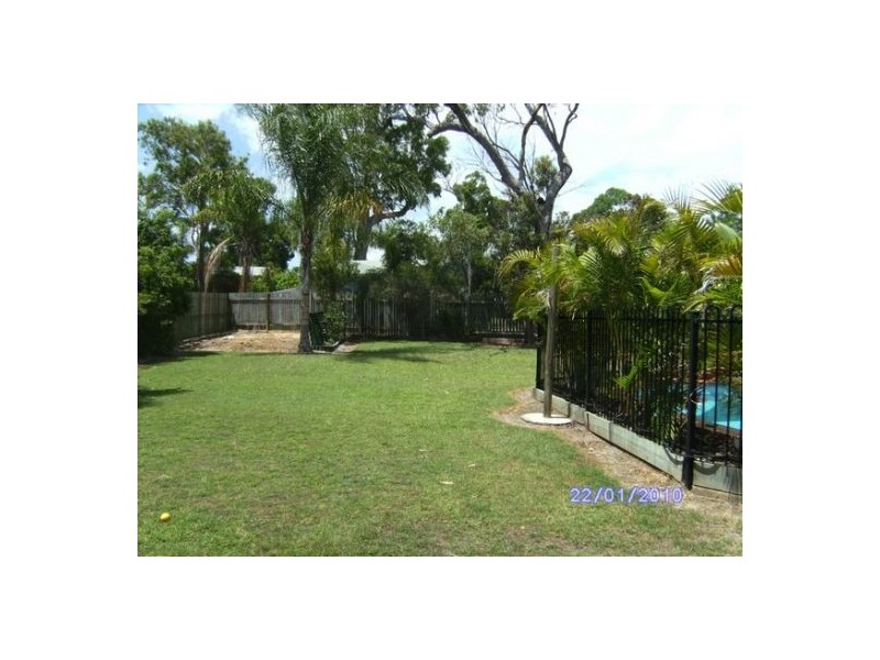 12 Merrilyn Court, Urangan QLD 4655