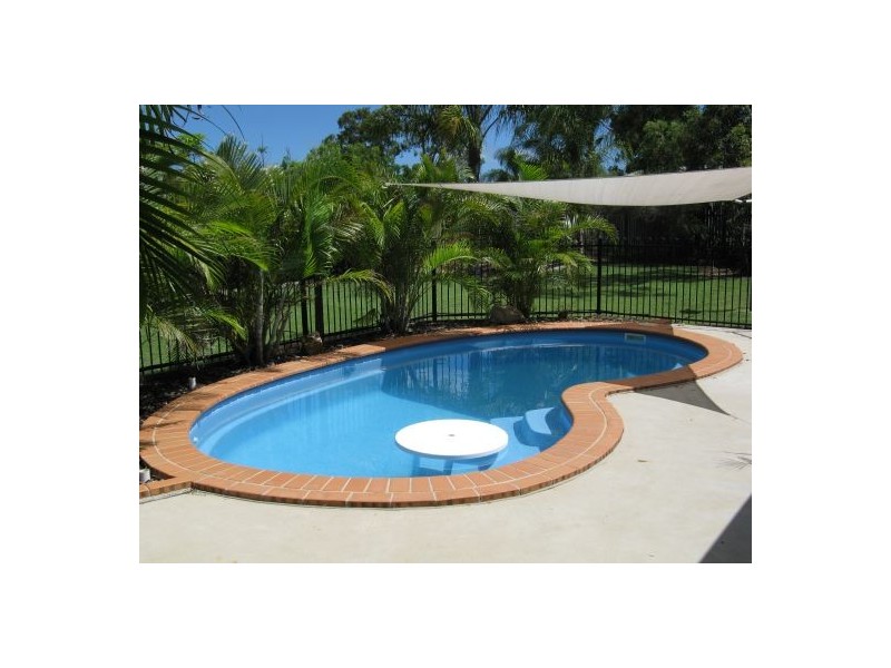 12 Merrilyn Court, Urangan QLD 4655
