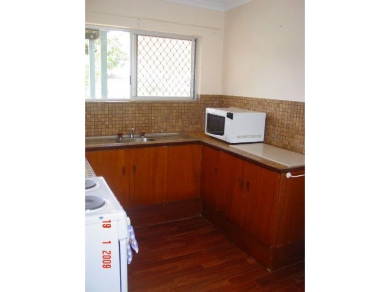 3 / 454  Esplanade, Torquay QLD 4655