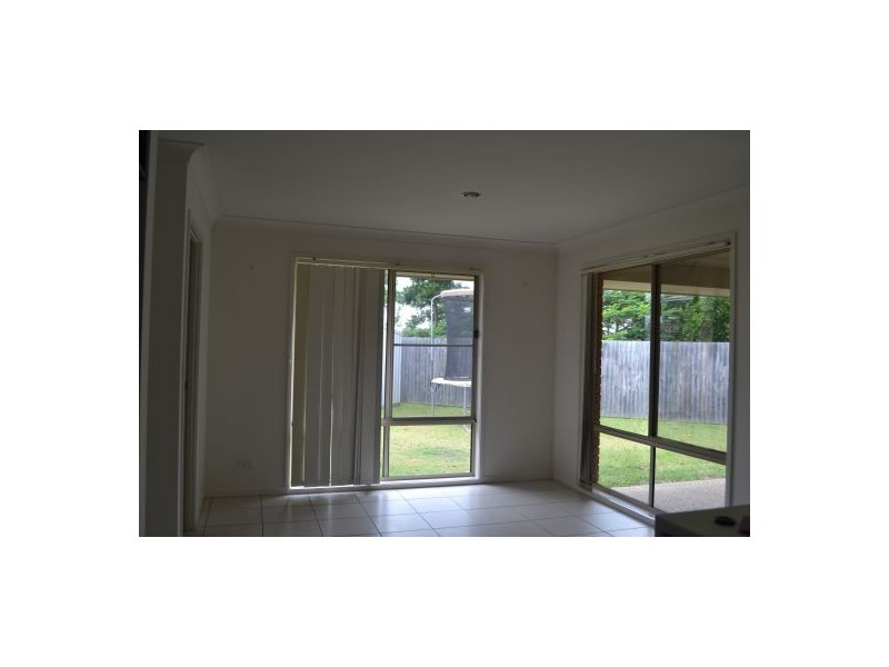 11 GOLDEN GROVE COURT, Eli Waters QLD 4655