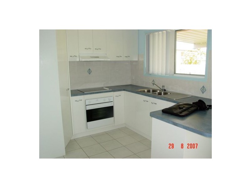 42 Murphy Street, Point Vernon QLD 4655