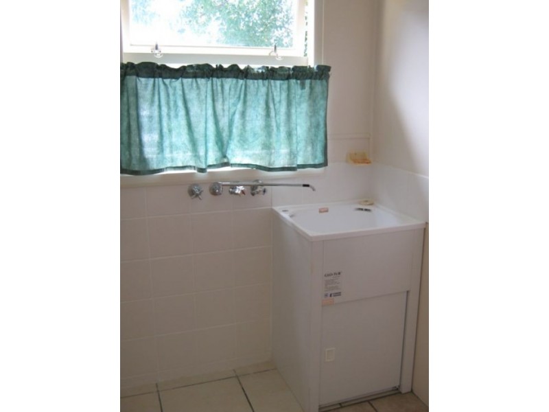 8 Crown Street, Torquay QLD 4655