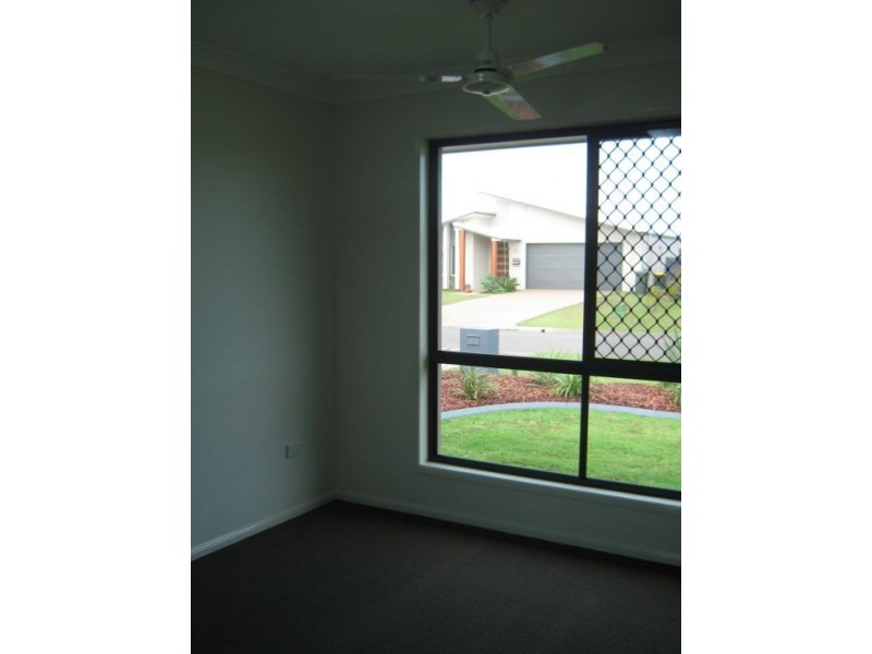 56 EARL ST VINCENT, Eli Waters QLD 4655