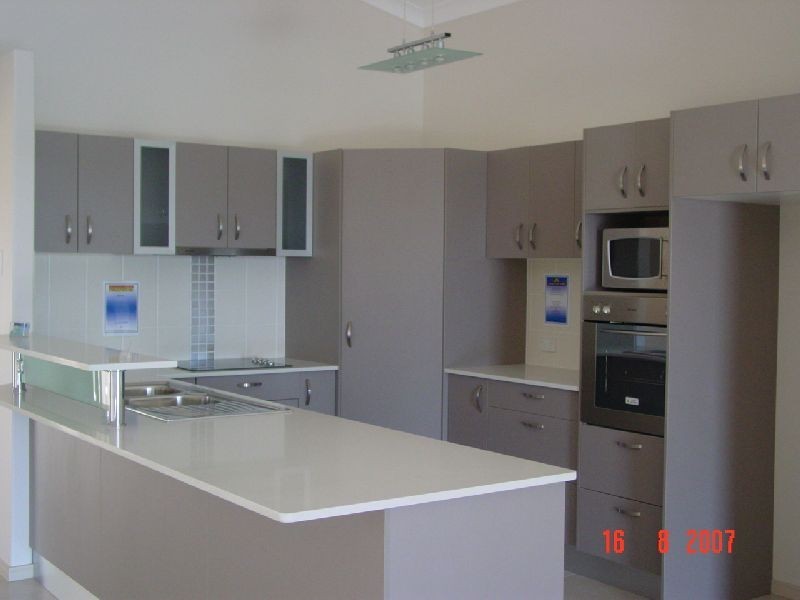 5  Lady Nelson, Eli Waters QLD 4655