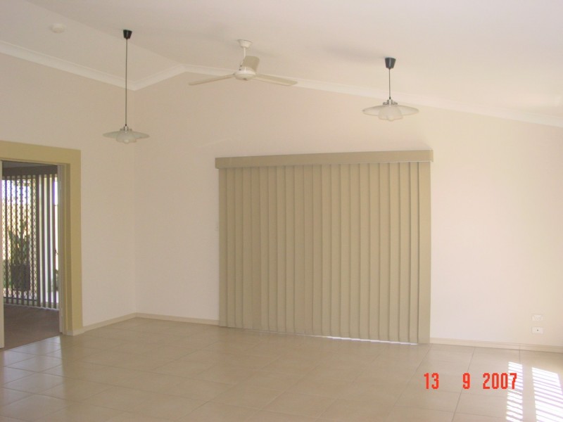 5  Lady Nelson, Eli Waters QLD 4655