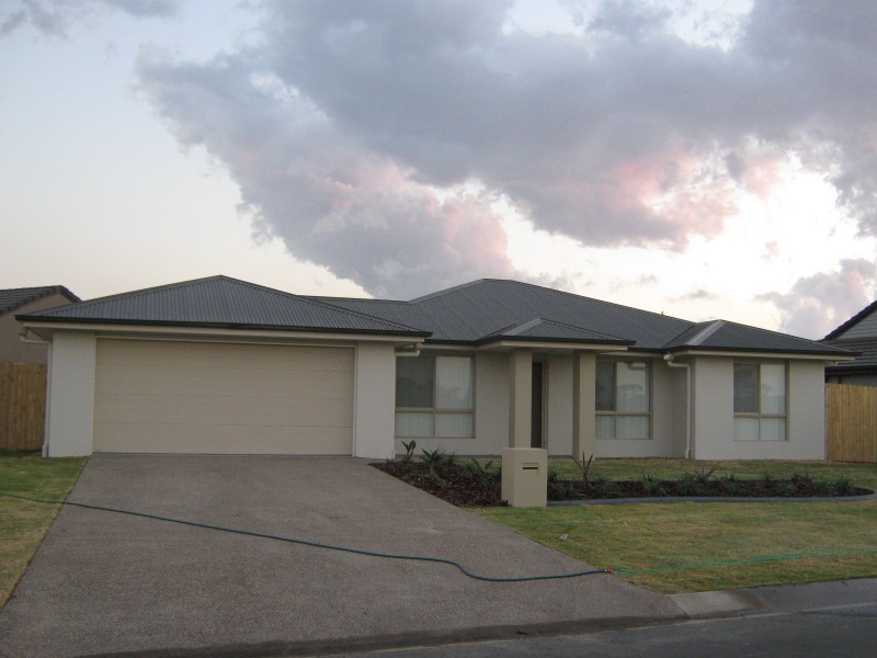 16 Bounty Circuit, Eli Waters QLD 4655