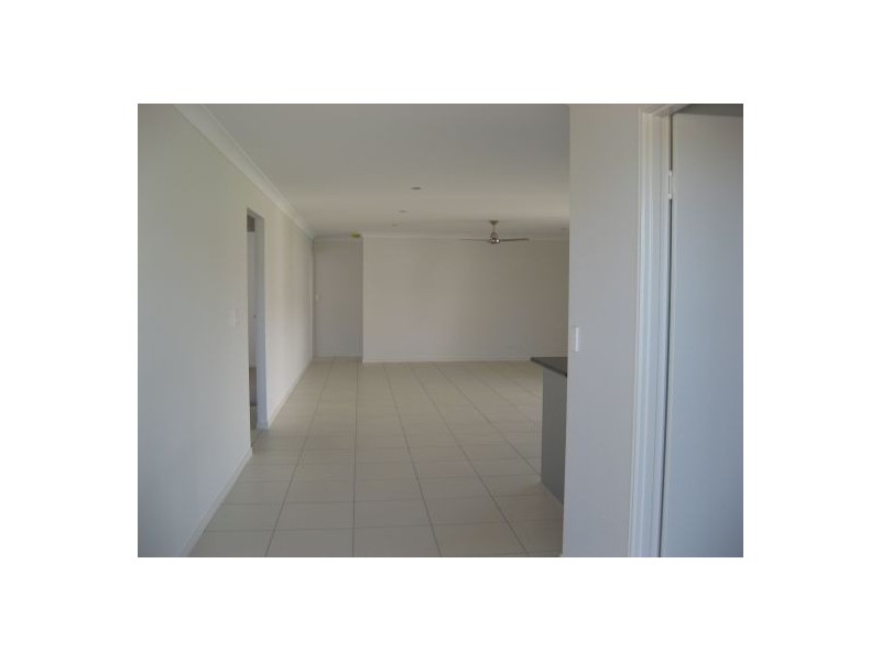 16 Bay Park Road, Wondunna QLD 4655