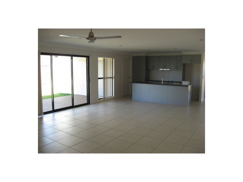 16 Bay Park Road, Wondunna QLD 4655