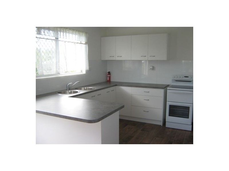 33B Murphy Street, Point Vernon QLD 4655