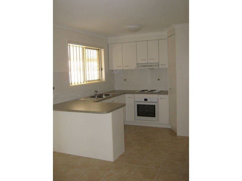 Unit 1 7 Topaz Circuit, Urangan QLD 4655