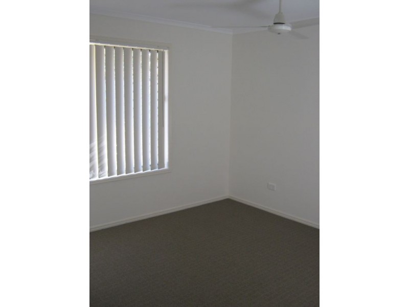 Unit 1 7 Topaz Circuit, Urangan QLD 4655