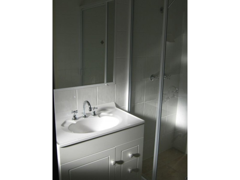 Unit 2 7 Topaz Circuit, Urangan QLD 4655