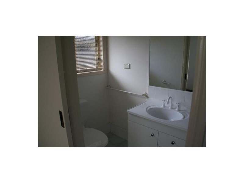 6 Arwon Cl, Point Vernon QLD 4655