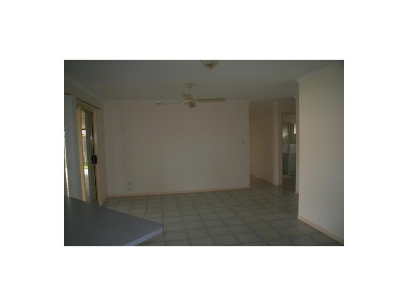 6 Arwon Cl, Point Vernon QLD 4655
