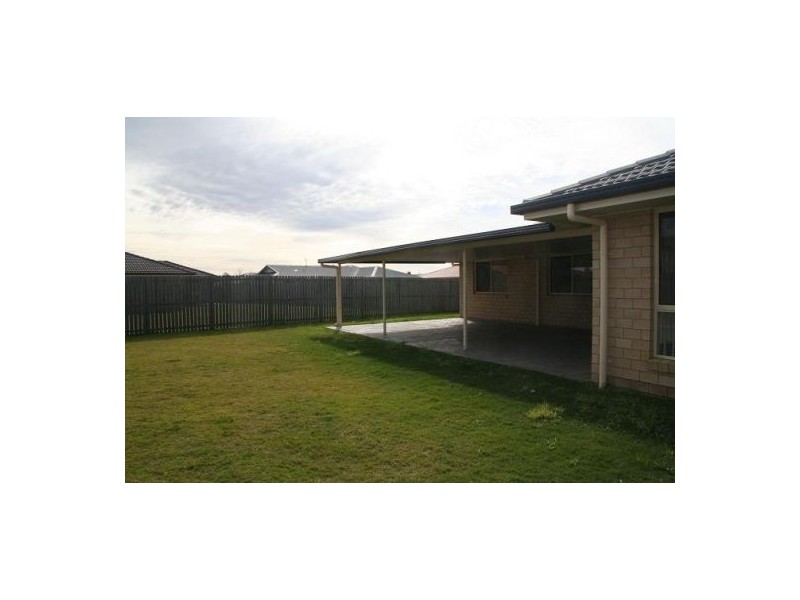 6 Arwon Cl, Point Vernon QLD 4655