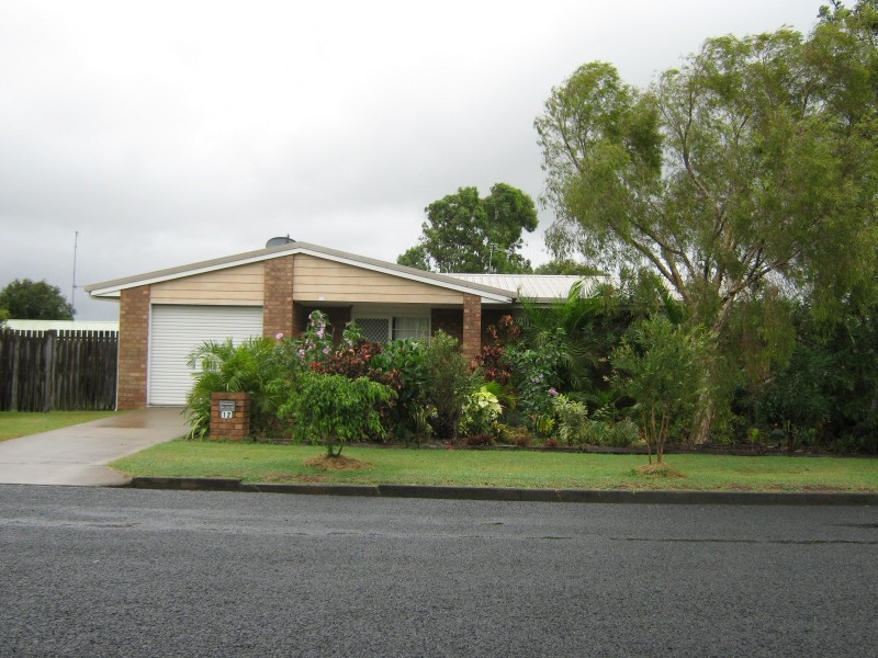 12 Ross Street, Urangan QLD 4655