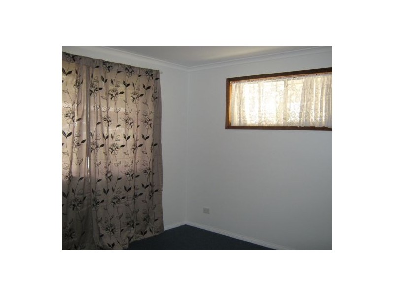 8 Diana Place, Urangan QLD 4655