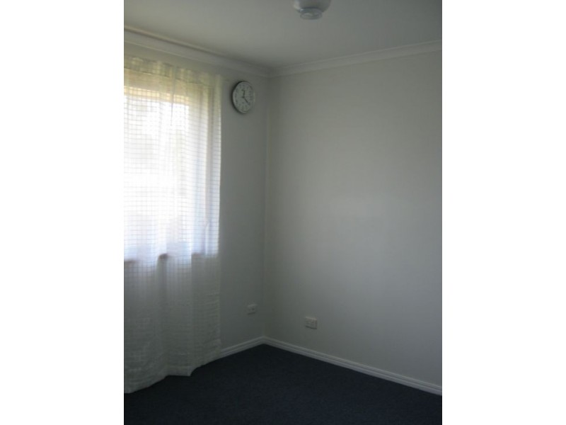 8 Diana Place, Urangan QLD 4655