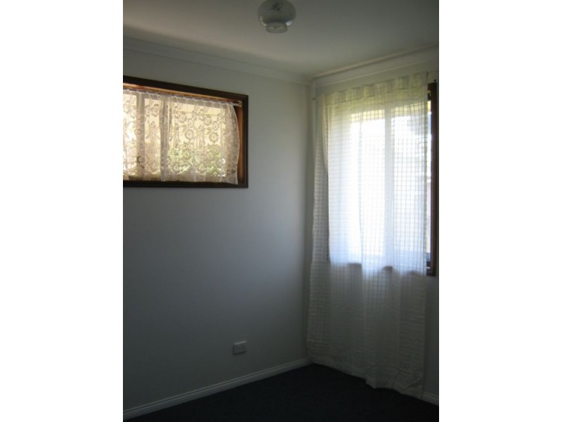 8 Diana Place, Urangan QLD 4655