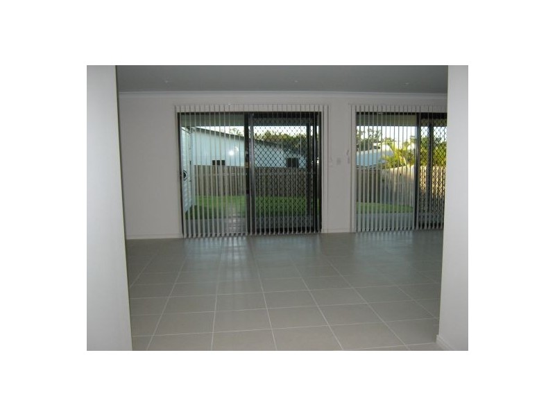 7 Parklink Ave West, Wondunna QLD 4655