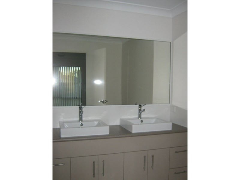7 Parklink Ave West, Wondunna QLD 4655