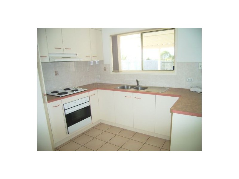 4 BURNETT COURT, Eli Waters QLD 4655