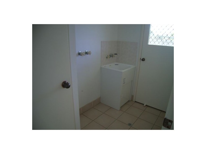 4 BURNETT COURT, Eli Waters QLD 4655