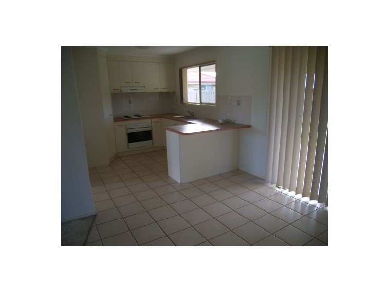 4 BURNETT COURT, Eli Waters QLD 4655