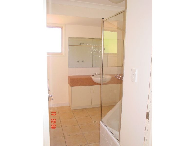 8 / 24  Zephyr Street, Scarness QLD 4655