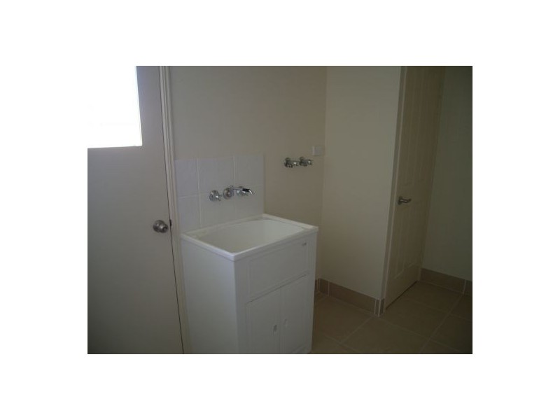 8 Joselyn Drive, Point Vernon QLD 4655