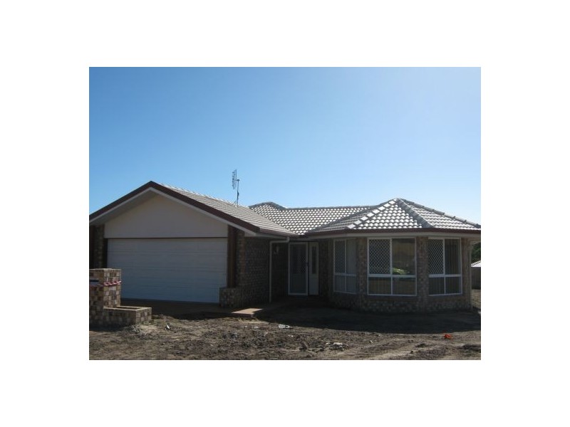 70 Moonstone Drive, Urangan QLD 4655