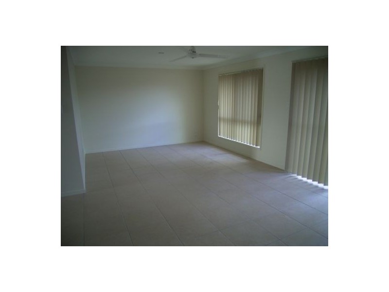 2/9 ISIS COURT, Eli Waters QLD 4655