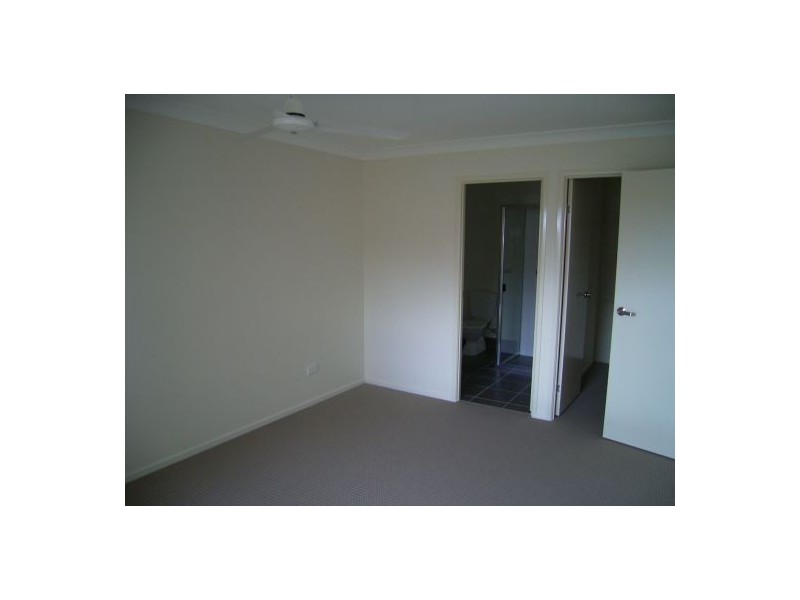 2/9 ISIS COURT, Eli Waters QLD 4655