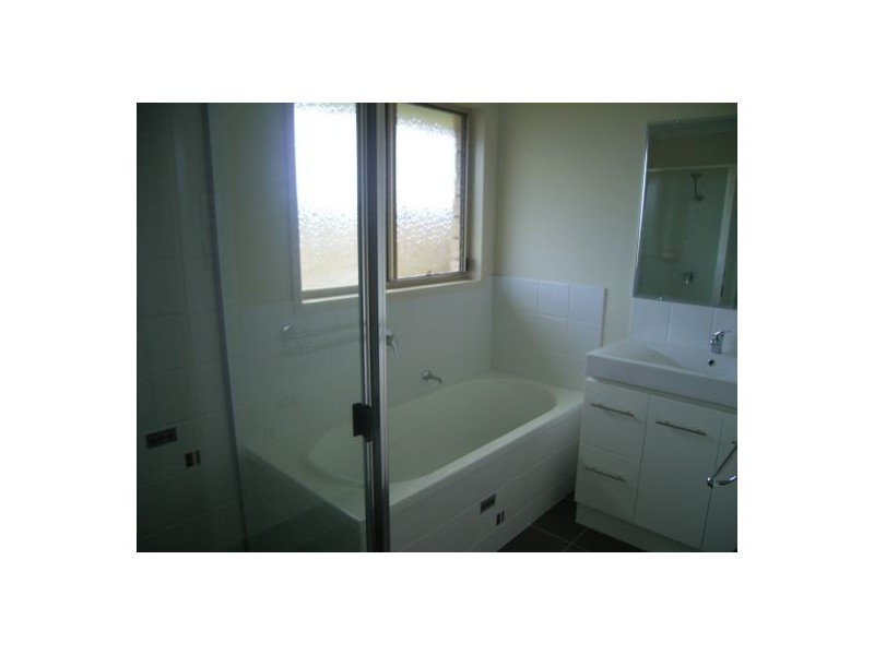 2/9 ISIS COURT, Eli Waters QLD 4655