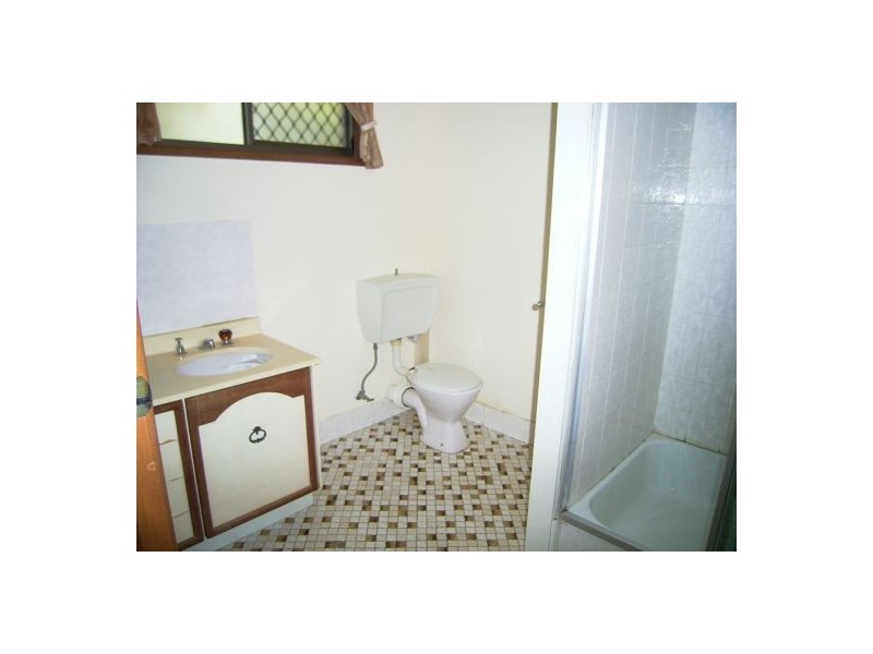 19 Paradise Street, Point Vernon QLD 4655