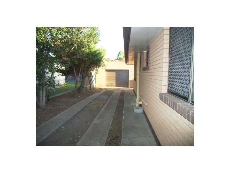 19 Paradise Street, Point Vernon QLD 4655