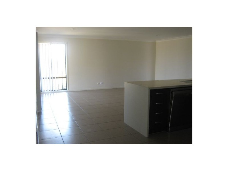 7 Golden Grove Court, Eli Waters QLD 4655