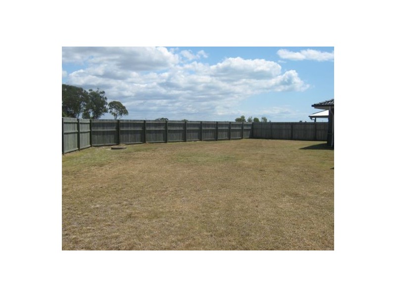 7 Golden Grove Court, Eli Waters QLD 4655